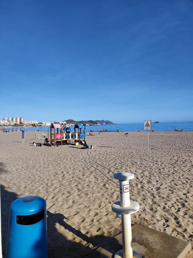 Apartment Primera Linea De Mar Con Piscina, Gimnasio Y Parking 2 Hab Y 2 Banos
