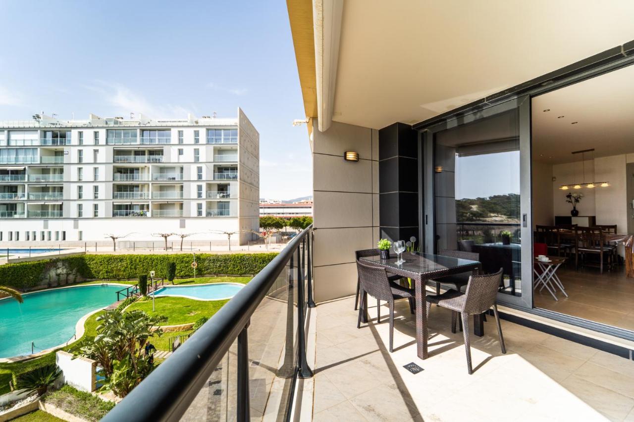 Apartment Primera Linea De Mar Con Piscina, Gimnasio Y Parking 2 Hab Y 2 Banos *