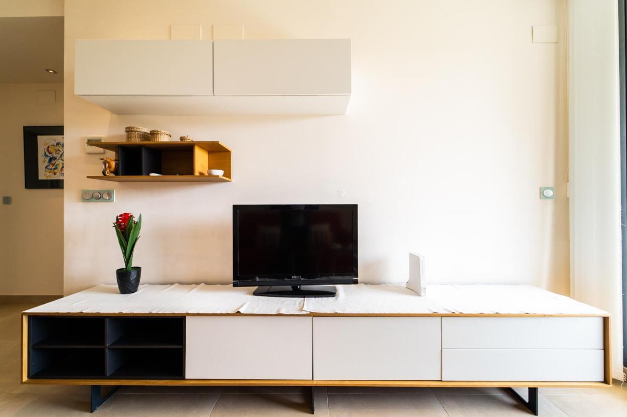 Apartment Primera Linea De Mar Con Piscina, Gimnasio Y Parking 2 Hab Y 2 Banos